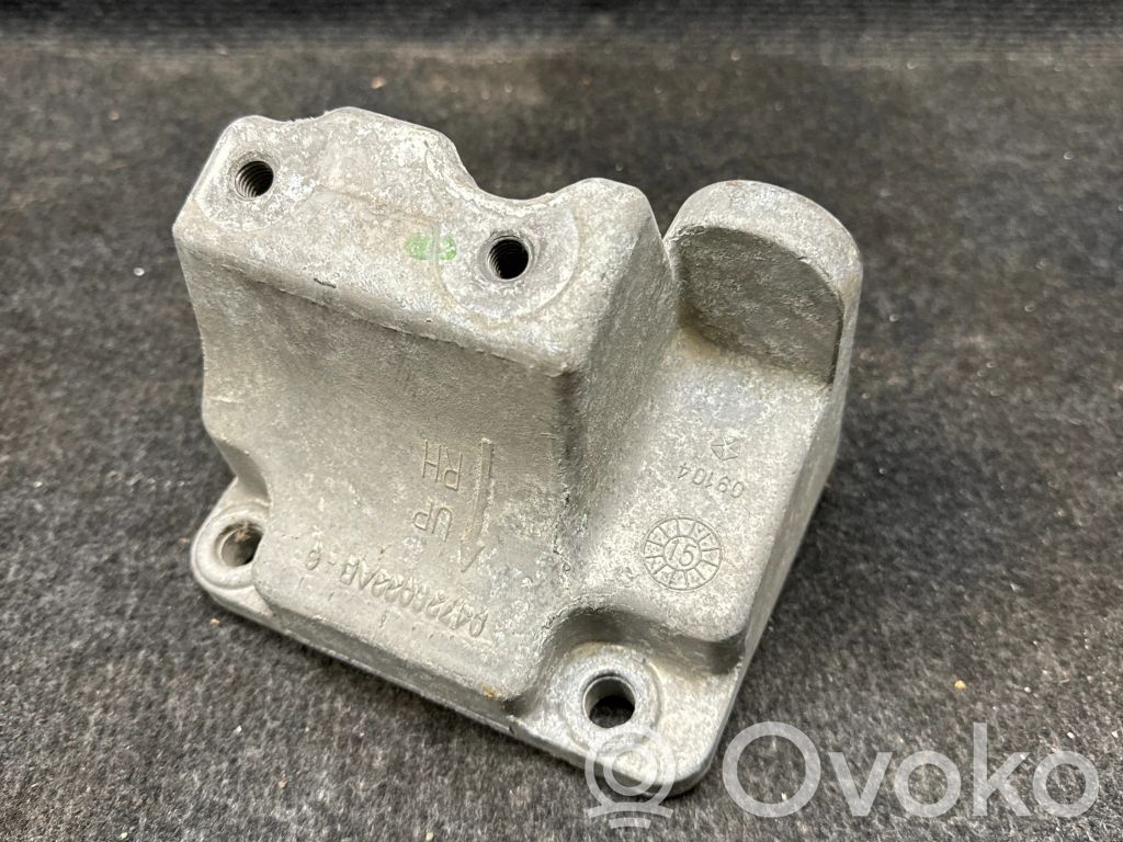 Dodge Challenger Engine mounting bracket 
