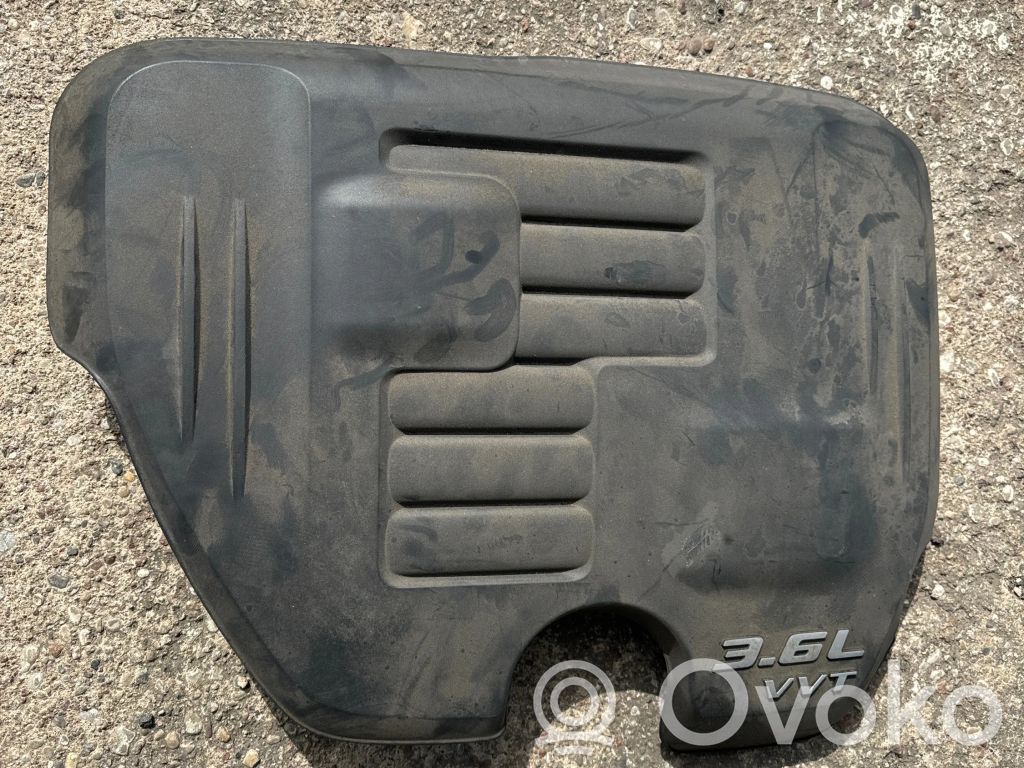Dodge Challenger Engine cover (trim) 