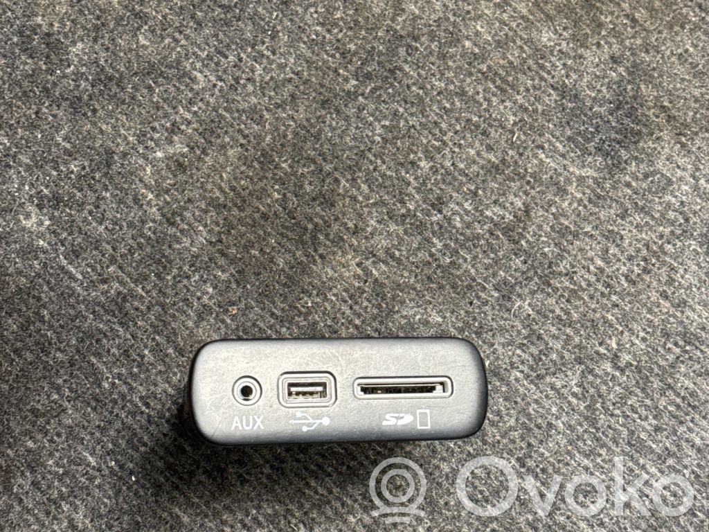Dodge Challenger USB socket connector 