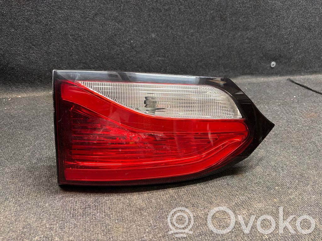 Chrysler Pacifica Tailgate rear/tail lights 