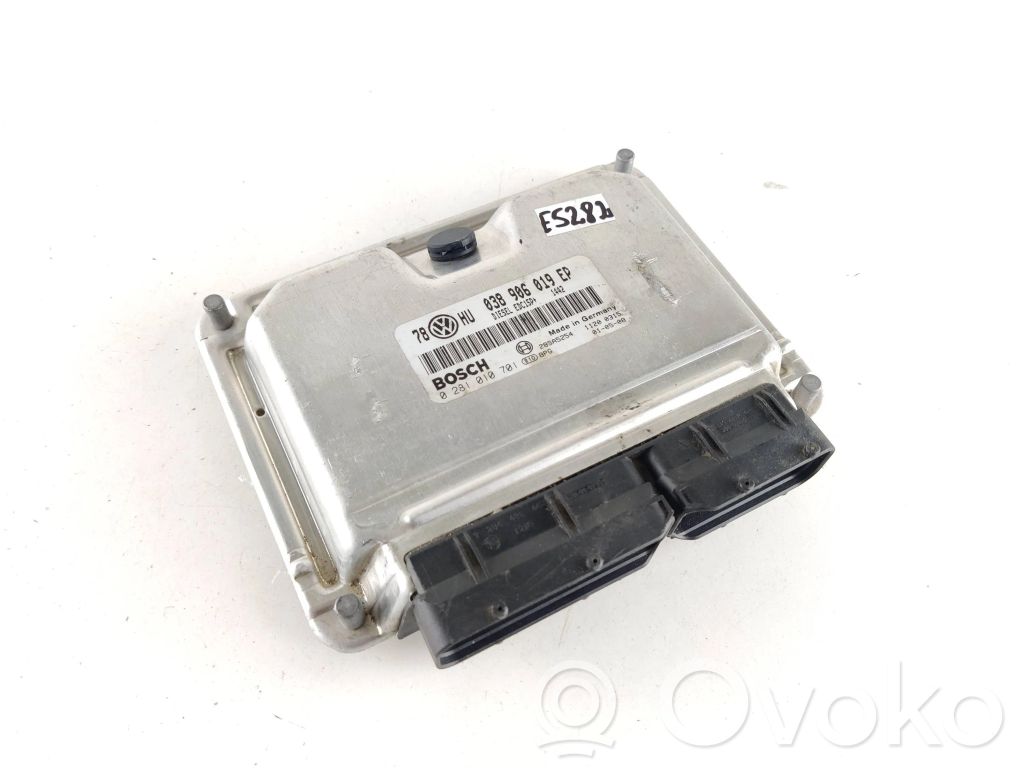 Volkswagen PASSAT B5.5 Unitate/modul de control motor 