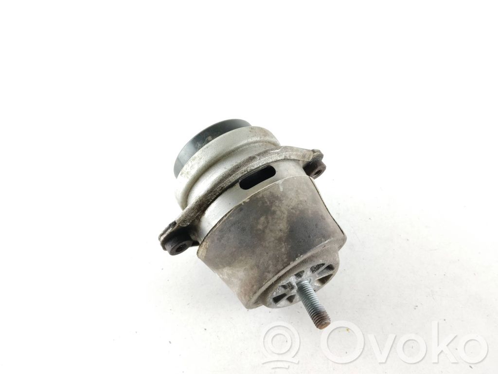 Porsche Cayenne (92A) Engine mount bracket 