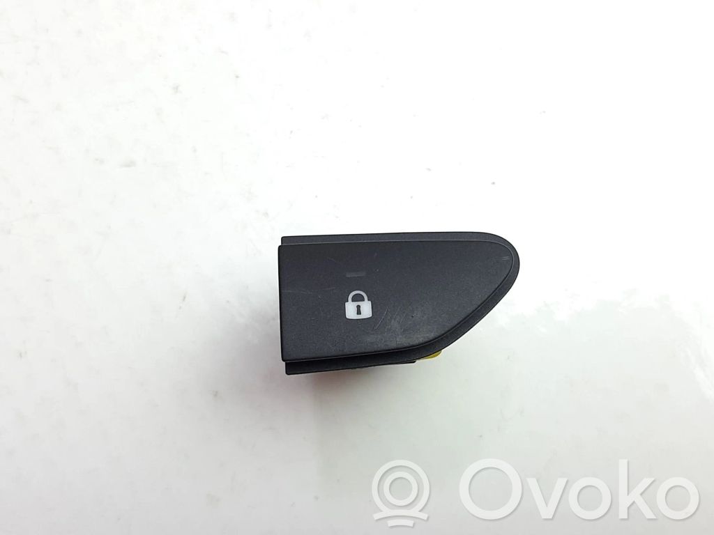 Dacia Duster Central locking switch button 