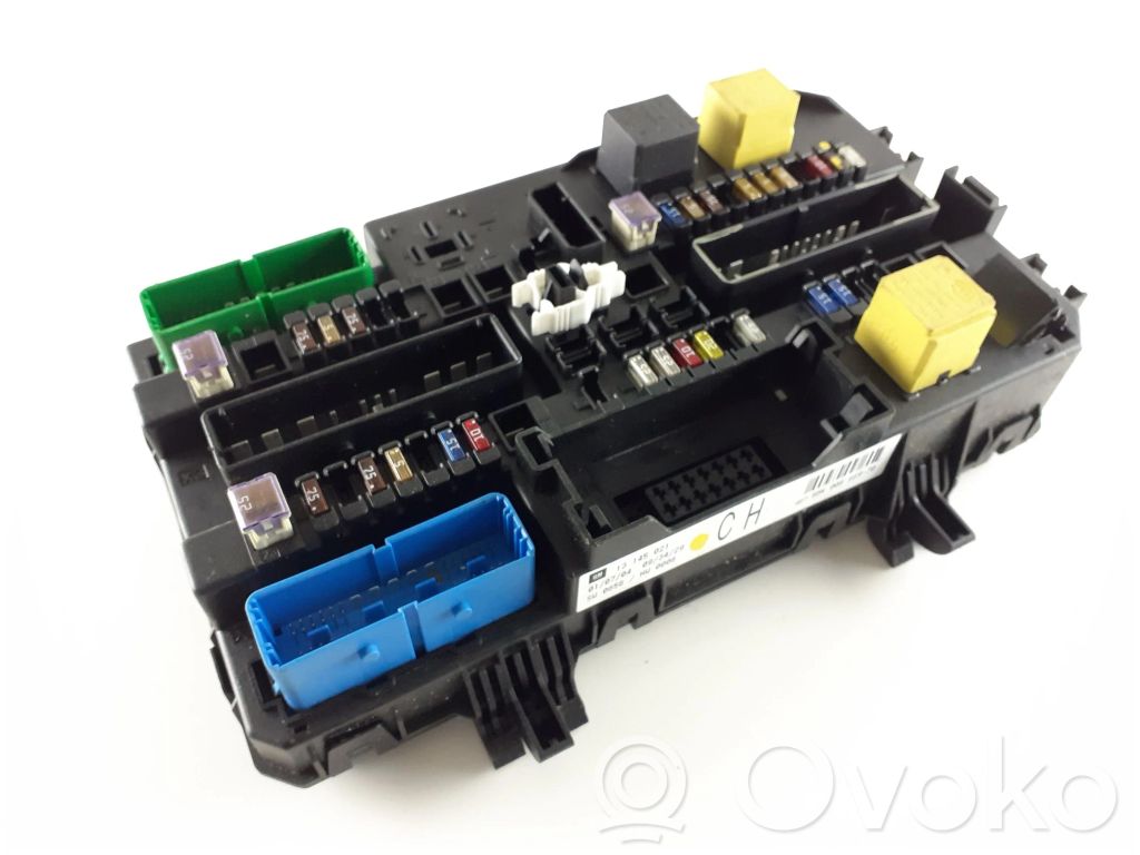 Opel Astra H Fuse module 