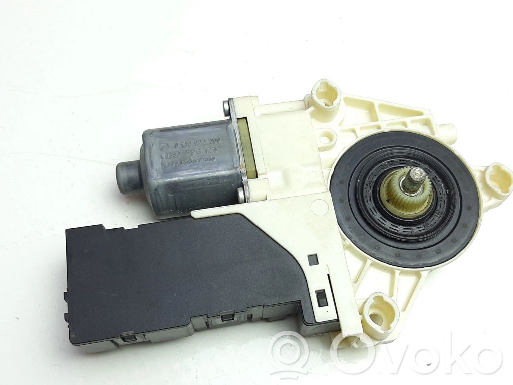 Peugeot 407 Silnik regulatora szyby drzwi przednich 