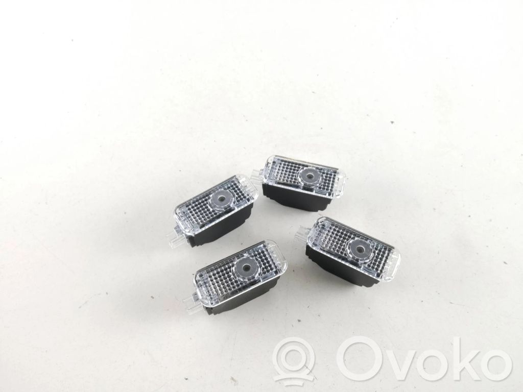 Audi e-tron Front door interior light 