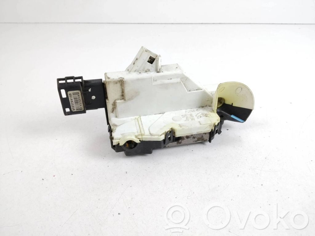 Peugeot Partner Front door lock 
