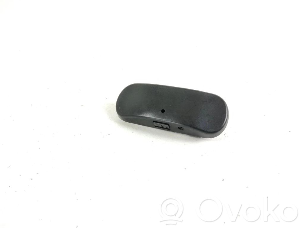 Audi e-tron Windshield washer spray nozzle 
