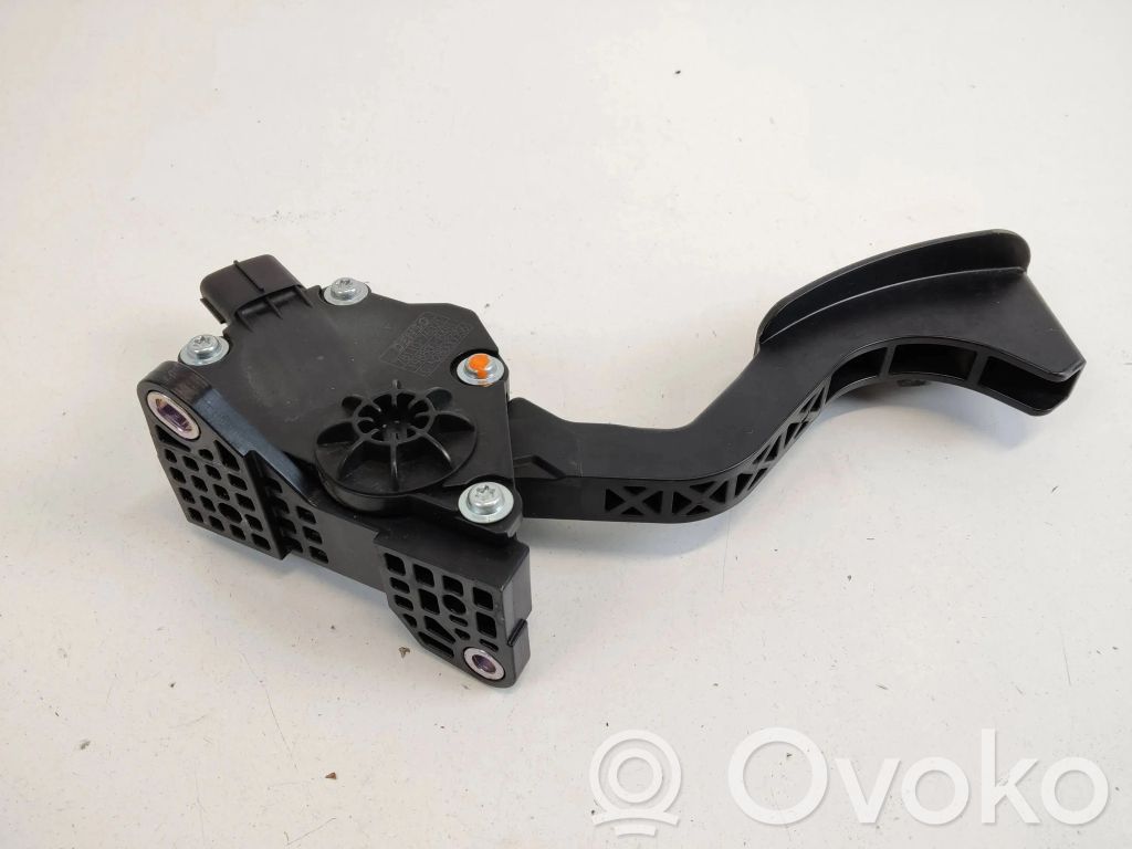 Lexus CT 200H Accelerator throttle pedal 