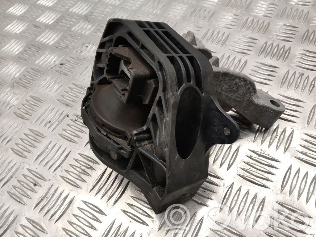 Peugeot 208 II Gearbox mounting bracket 
