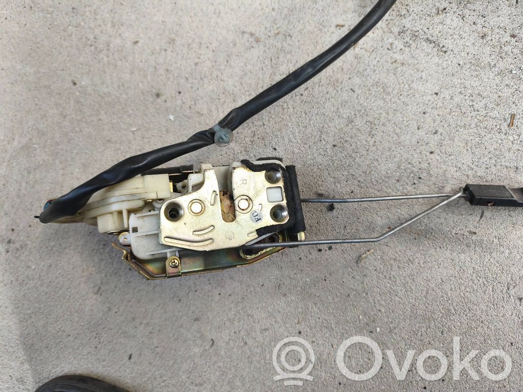 Honda CR-V Zamek drzwi przednich 