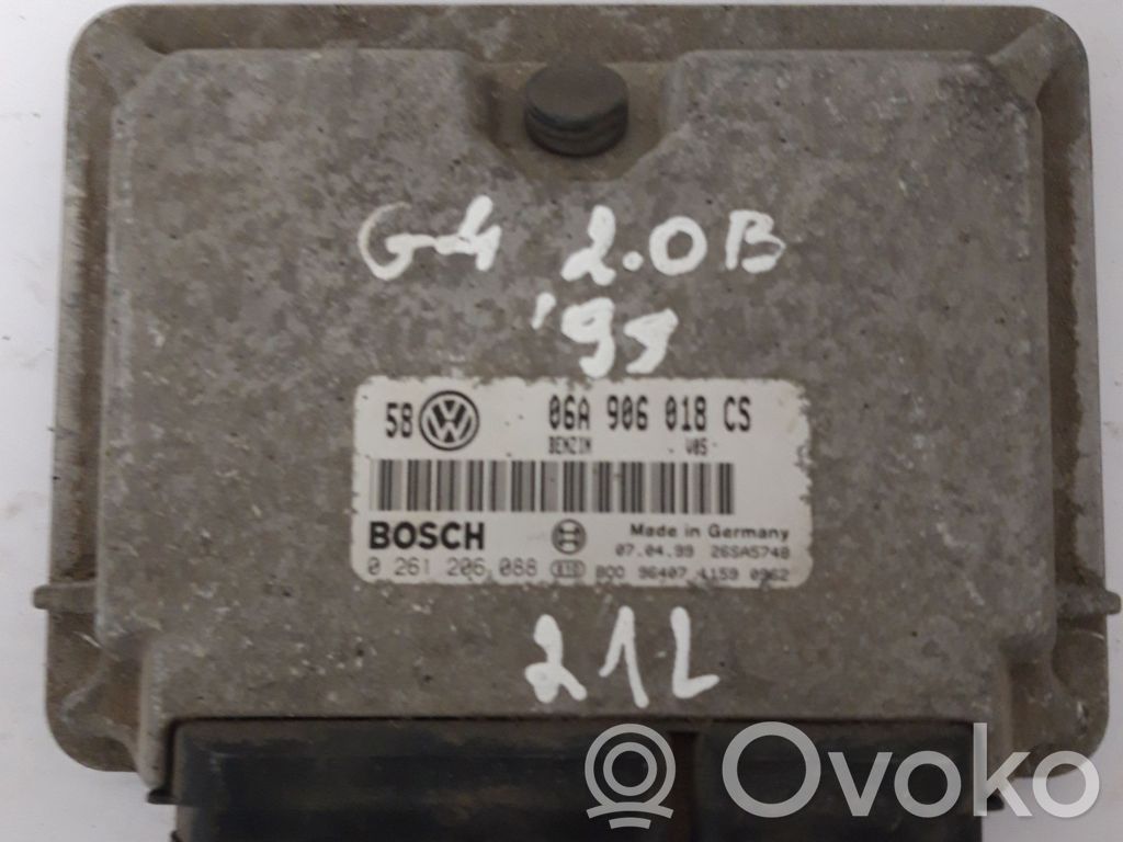 Volkswagen Golf IV Engine control unit/module 