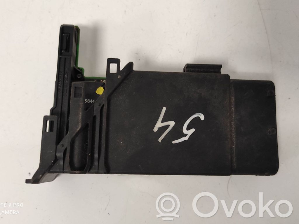 Volkswagen PASSAT B5.5 Silnik regulatora szyby drzwi przednich 
