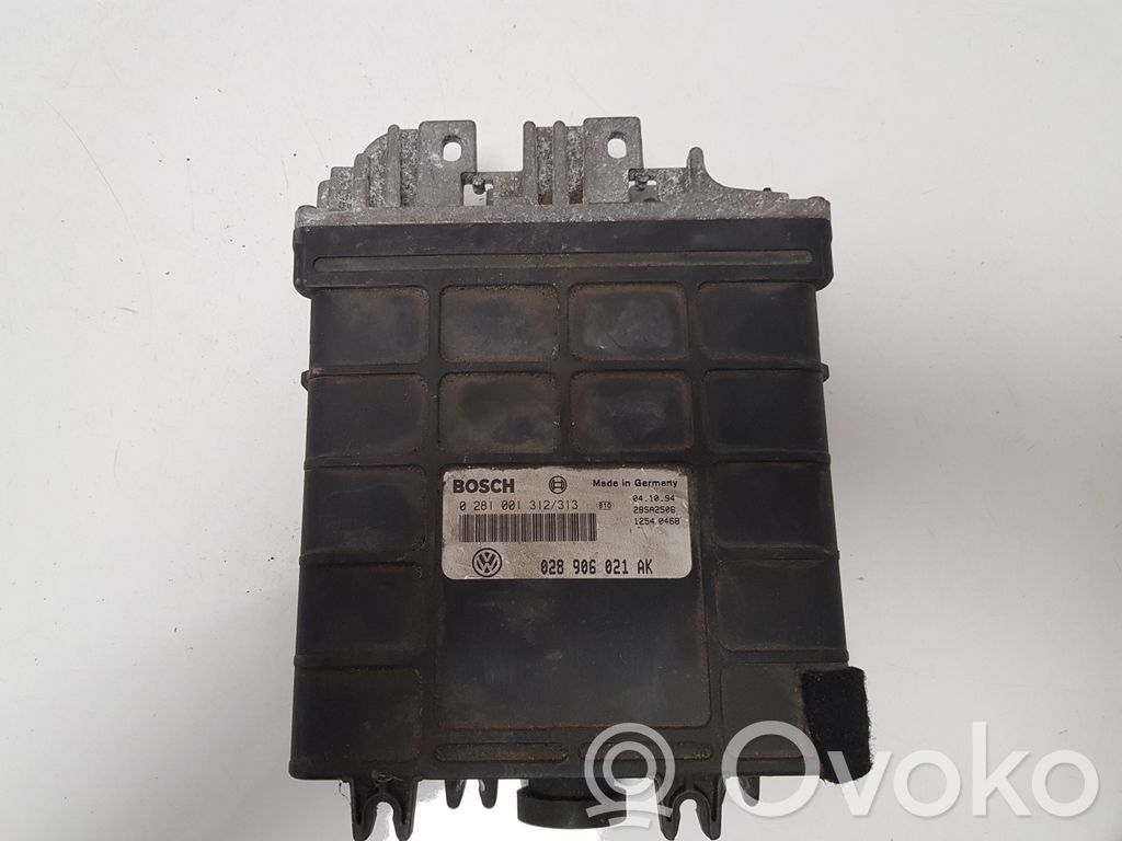 Volkswagen PASSAT B4 Engine control unit/module 