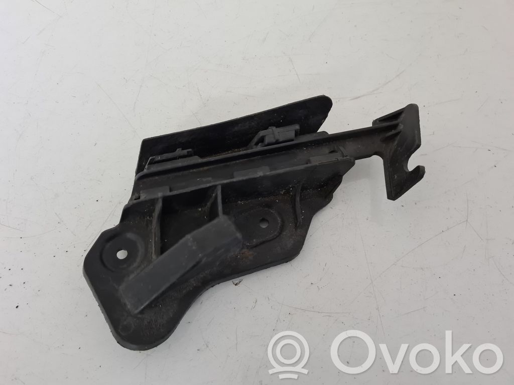 Front bumper mounting bracket   5M0807935