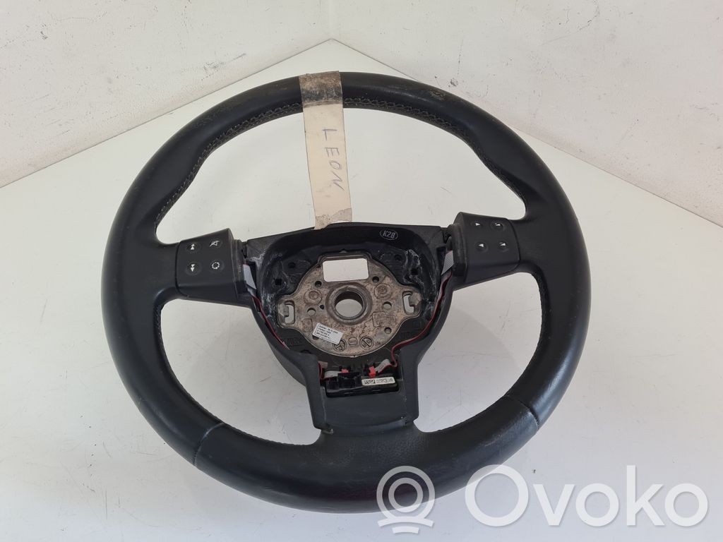 Seat Leon (1P) Ohjauspyörä 