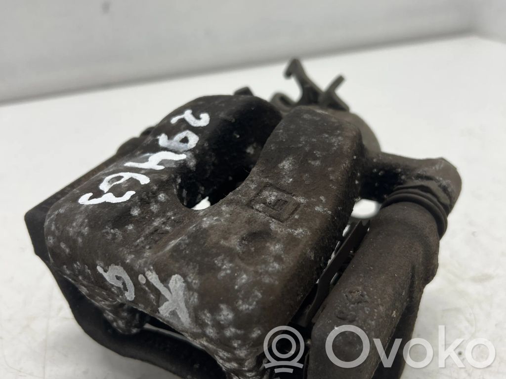 Opel Corsa E Задний суппорт 