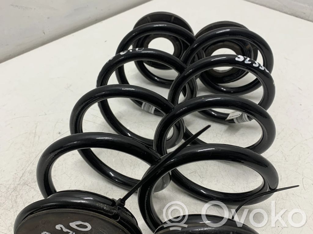 Volvo XC40 Arc elicoidal spate 