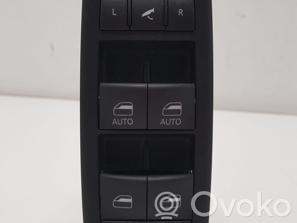 Jeep Grand Cherokee Electric window control switch 