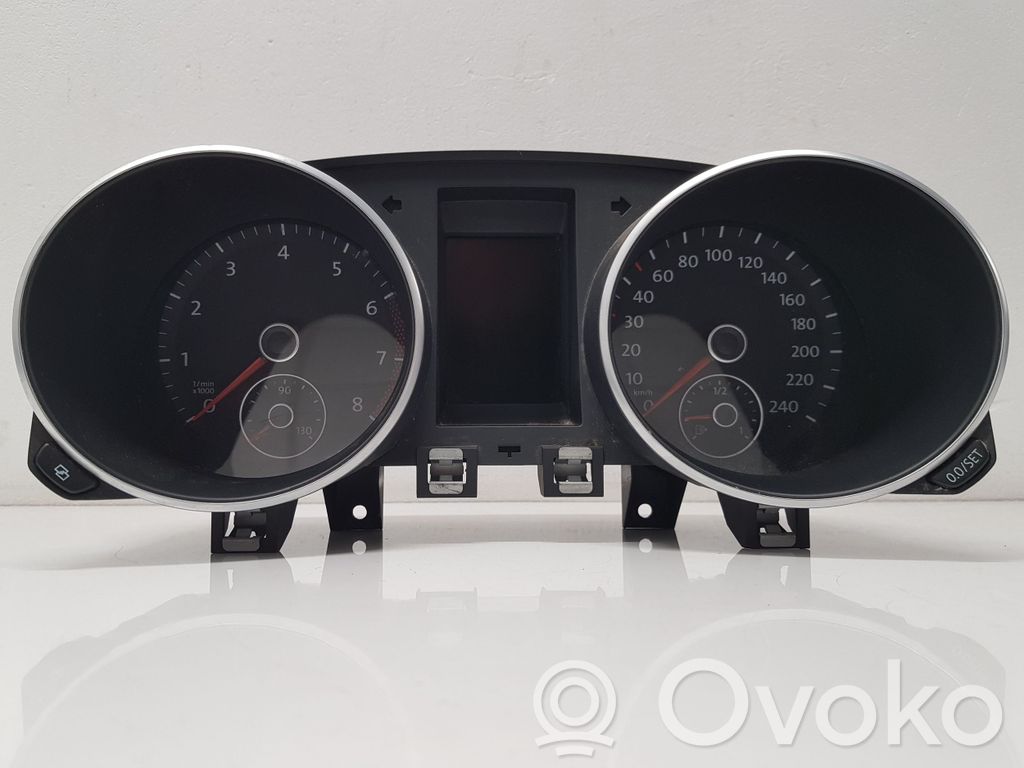 Volkswagen Golf VI Speedometer (instrument cluster) 