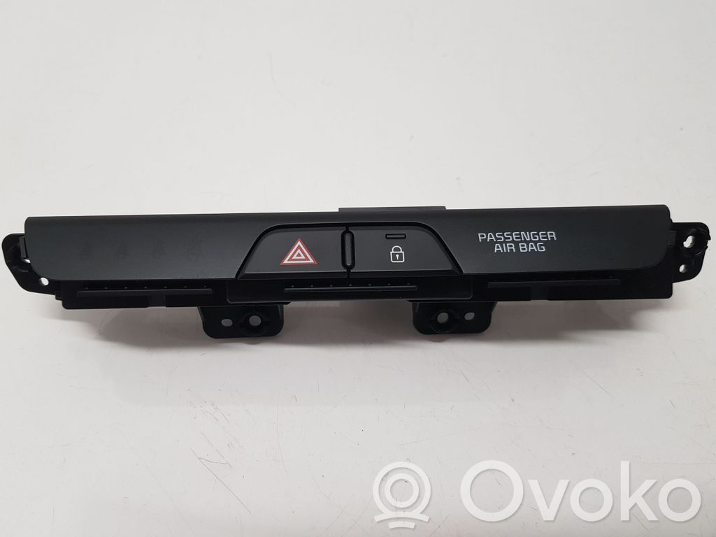 KIA Stonic Hazard light switch 