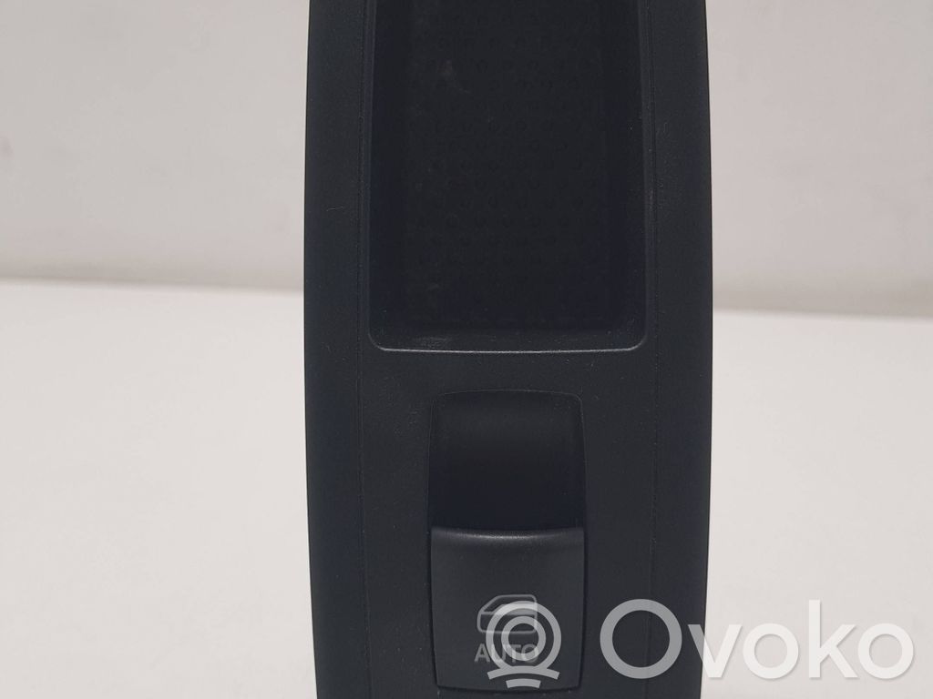 Jeep Grand Cherokee Electric window control switch 