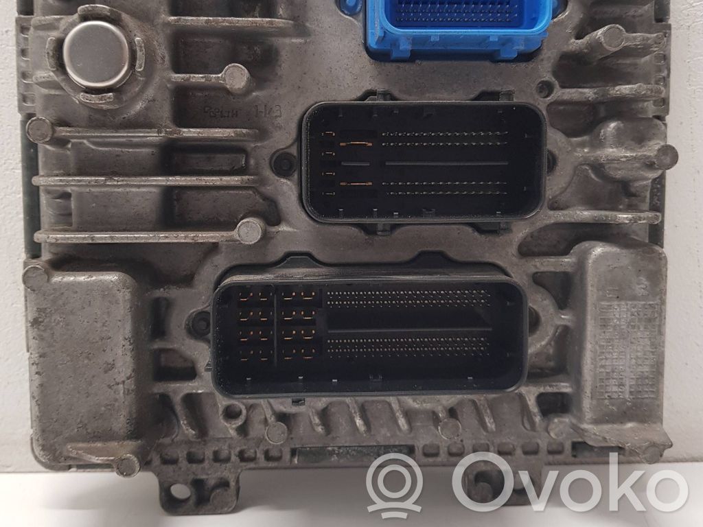 Opel Zafira C Engine control unit/module 