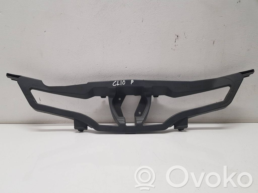 Renault Clio IV Front grill 