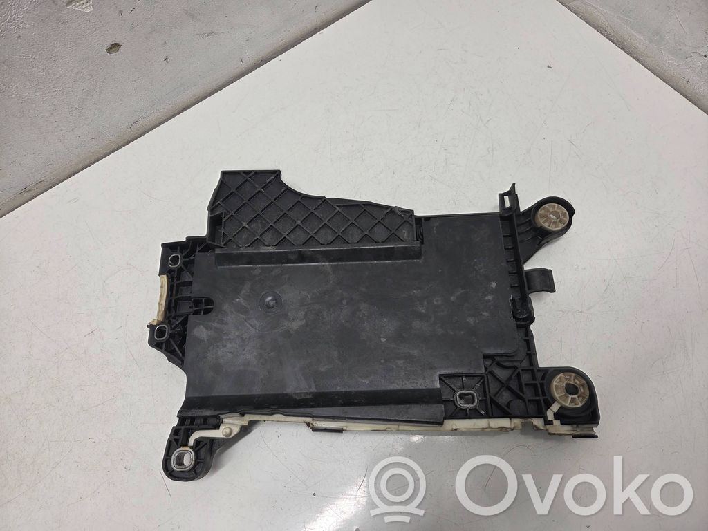 BMW 2 F45 Półka akumulatora 