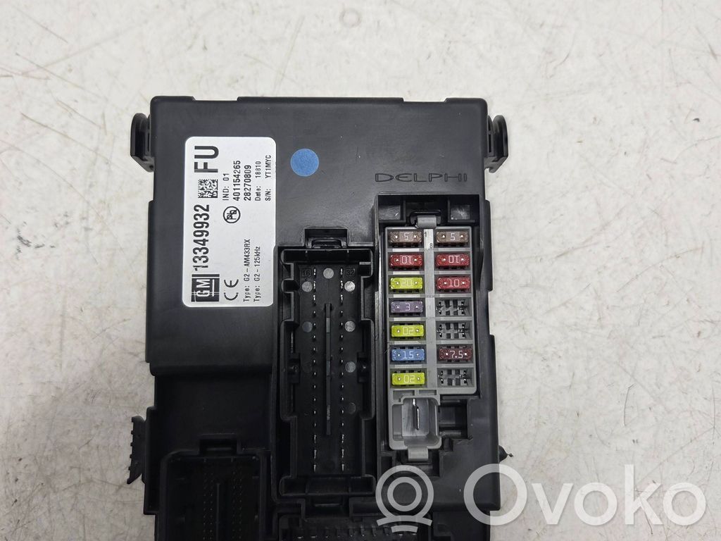 Opel Meriva B Módulo de fusible 