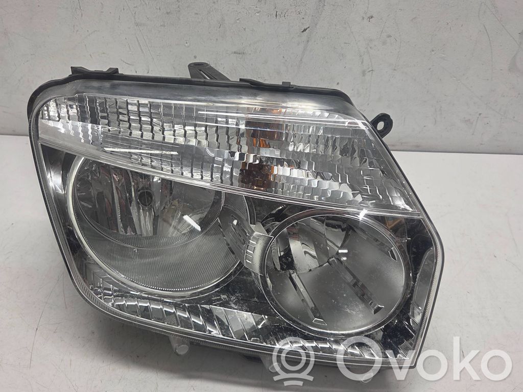Dacia Duster Headlight/headlamp 
