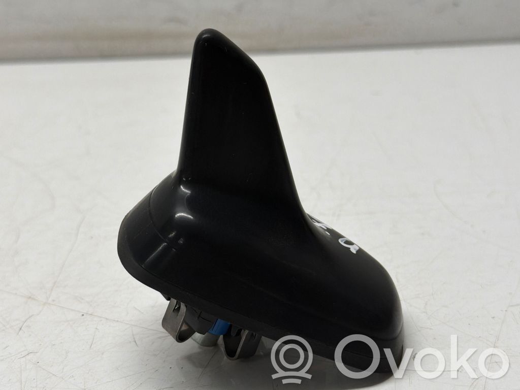 Volkswagen Golf VII Radio antenna 
