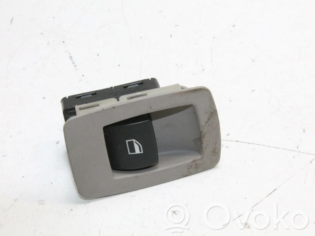 Electric window control switch   6970258