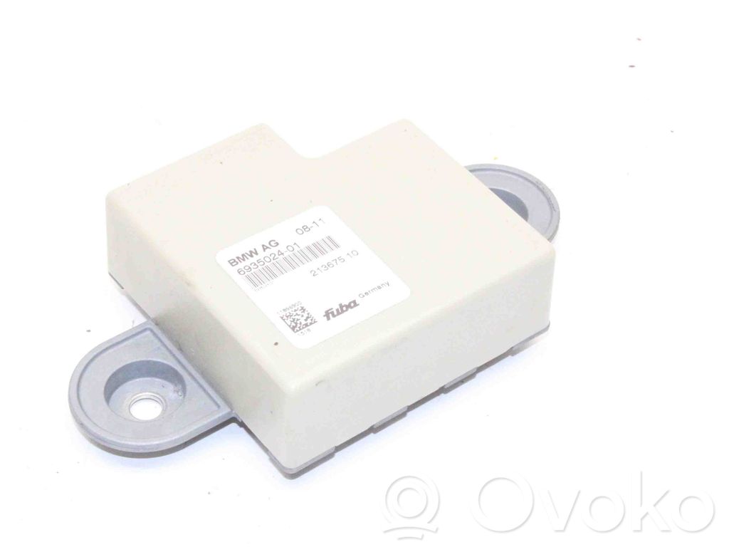 Pystyantennivahvistin   6935024