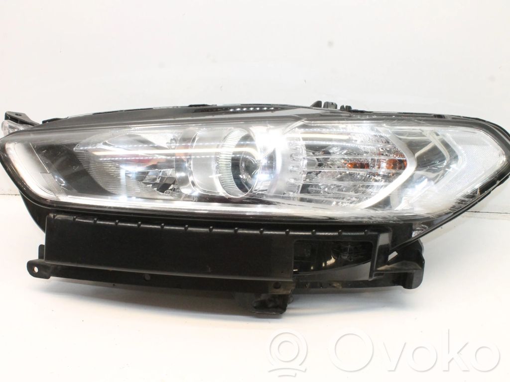 Ford Mondeo MK IV Phare frontale 