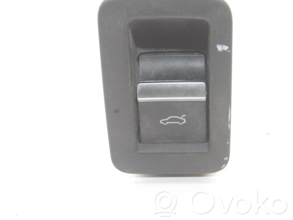 Bouton interrupteur ouverture du coffre   4M0959831A