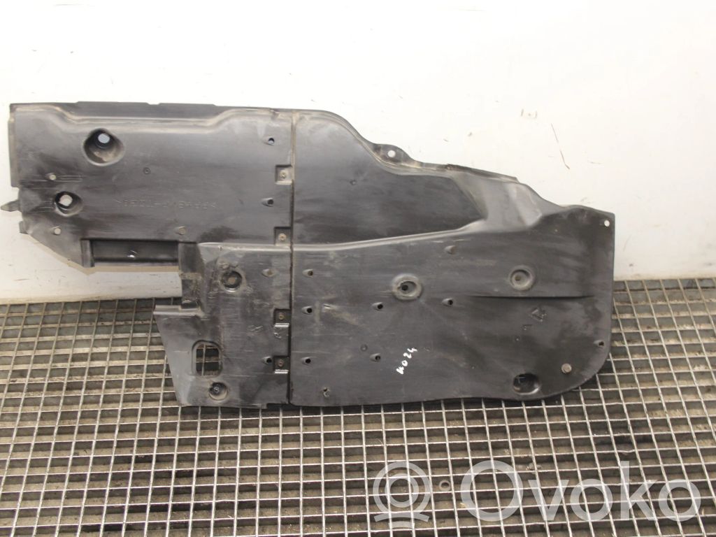 Lexus IS III XE30 Protezione inferiore