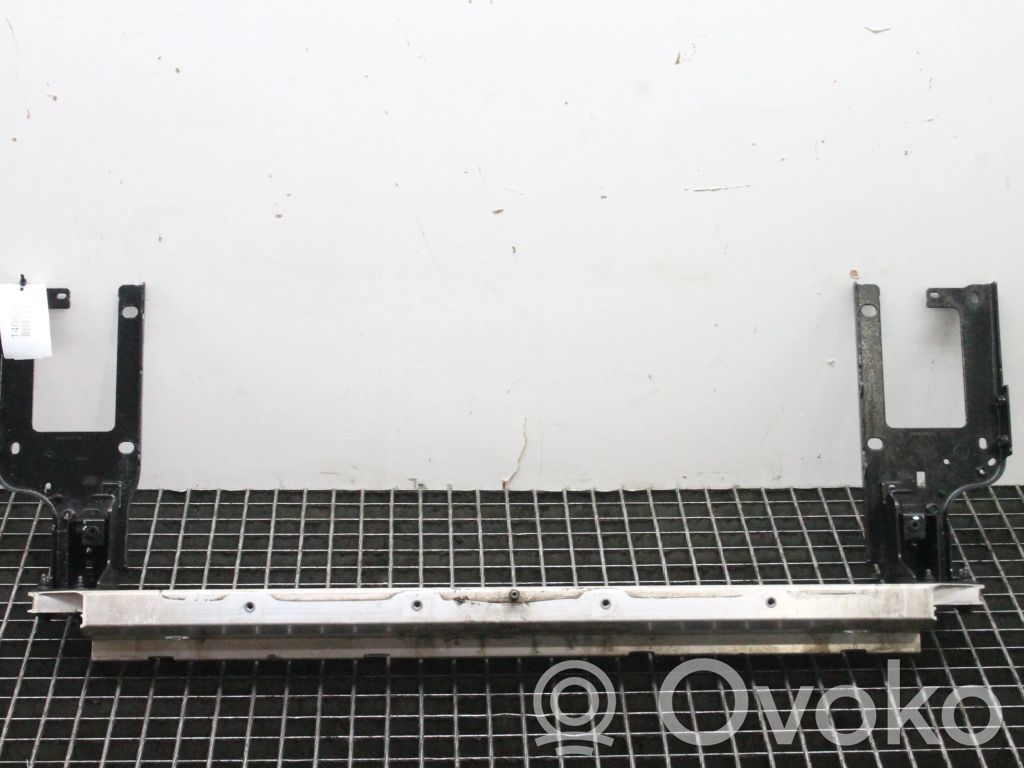 Panel mocowanie chłodnicy / dół   K8D28A297AC,K8D28227AD
