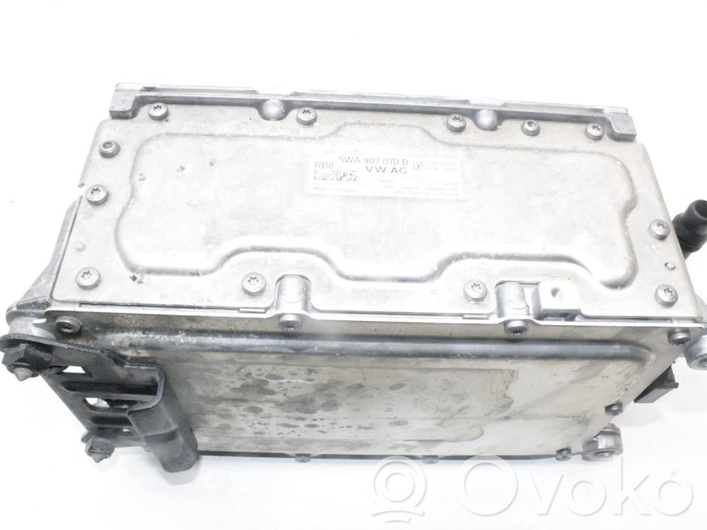 Inversor/convertidor de voltaje   5WA907070B