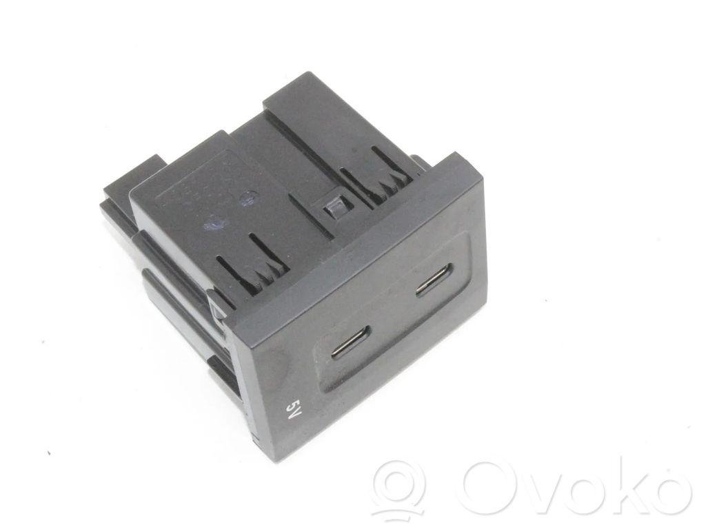 Mercedes-Benz A W177 Enchufe conector USB 