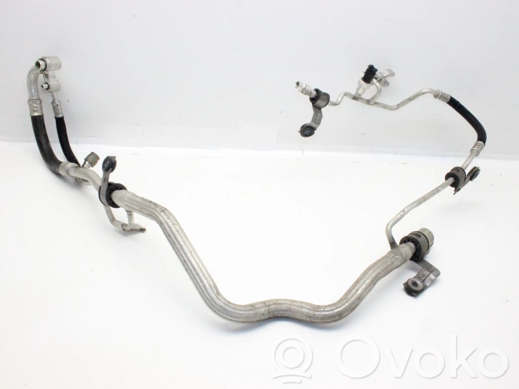 Jeep Cherokee KL Ilmastointilaitteen putki (A/C) 