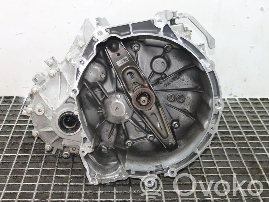 BMW 2 F44 Manualna 6-biegowa skrzynia biegów 