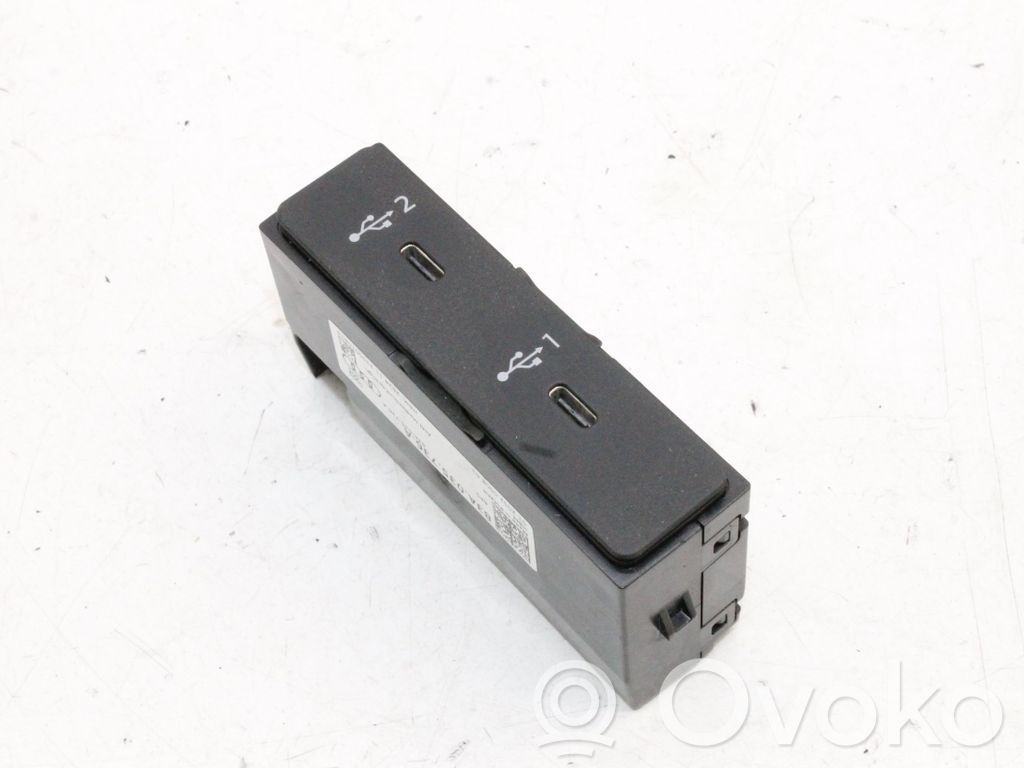 Audi Q3 F3 Enchufe conector USB 