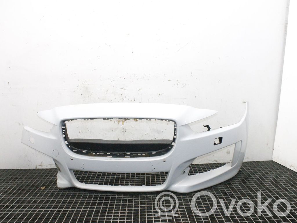Jaguar XE Parachoques delantero 