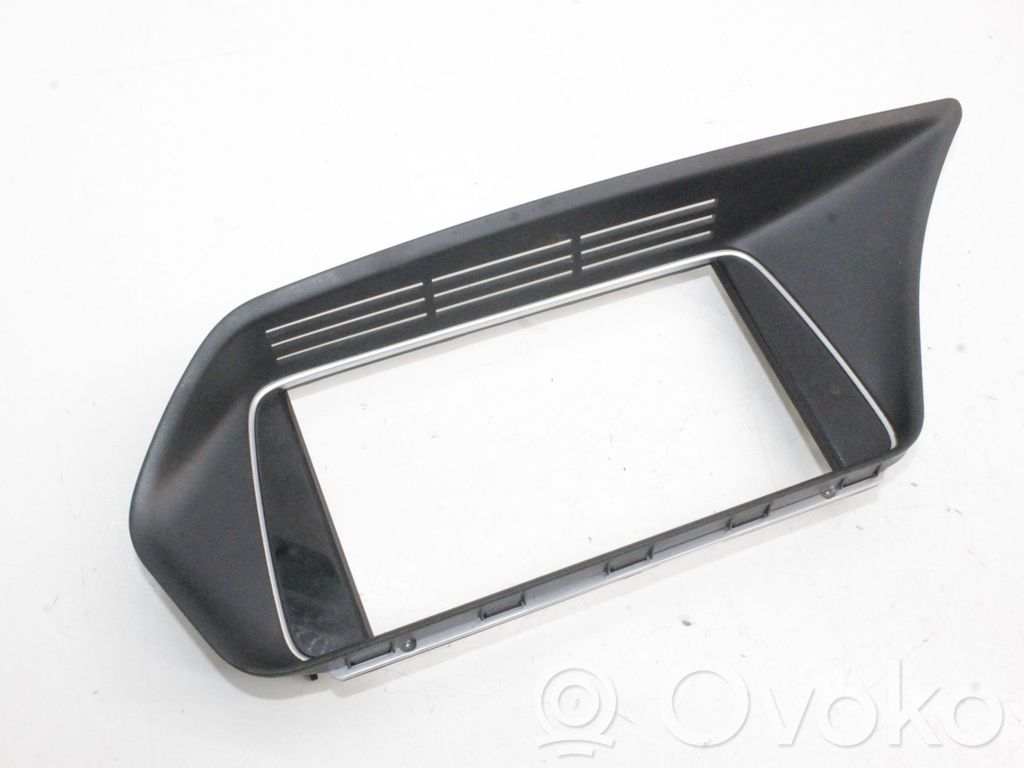 Mercedes-Benz E C207 W207 Mascherina unità principale autoradio/GPS 