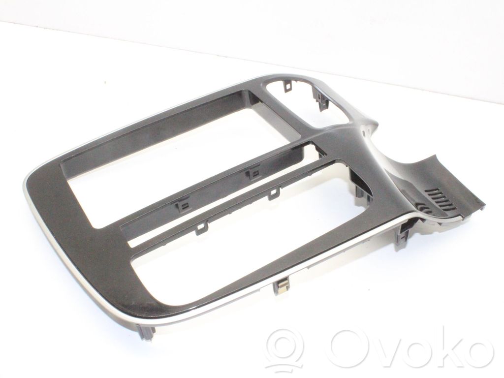 Mitsubishi Outlander Radio/GPS head unit trim 