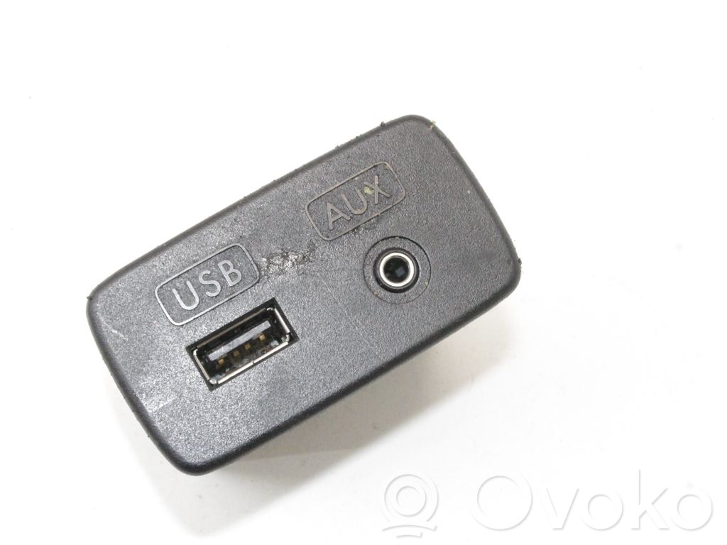 Subaru WRX Enchufe conector entrada auxiliar 