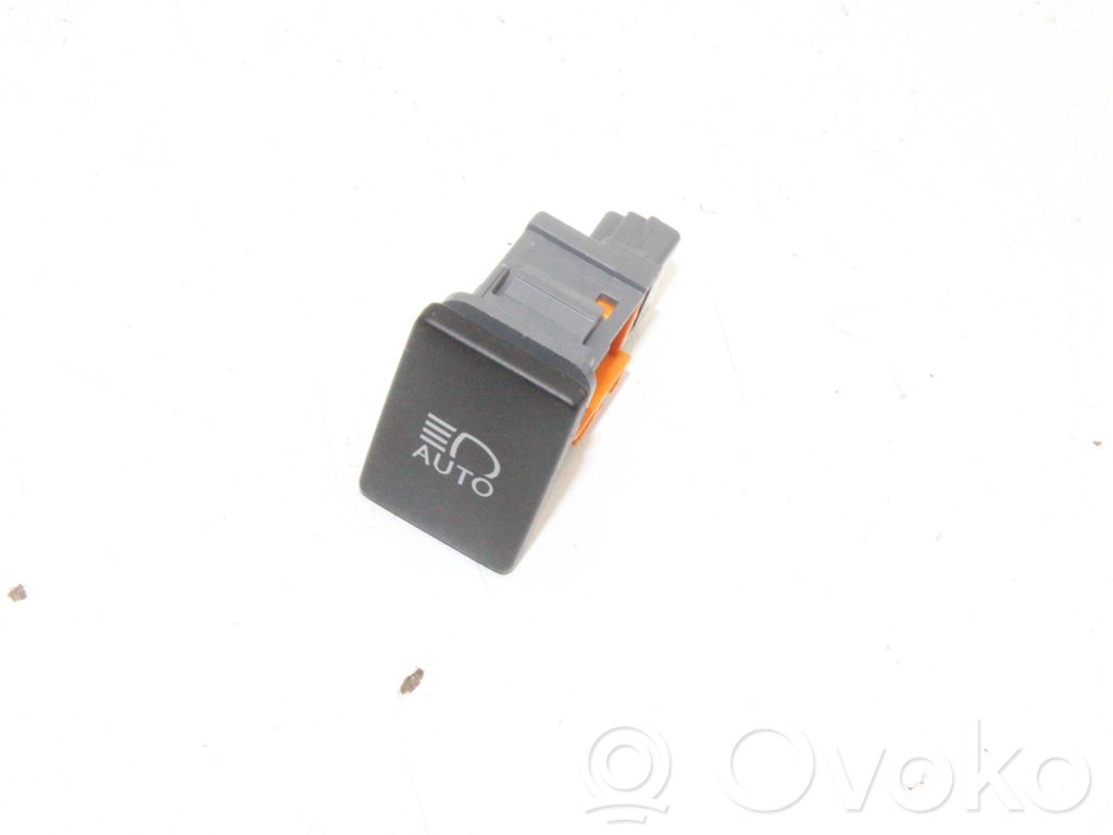 Interruptor de luz   15B550