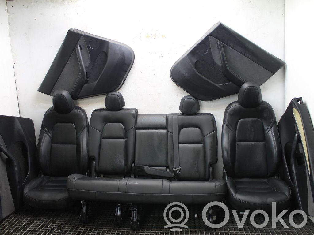 Interior set