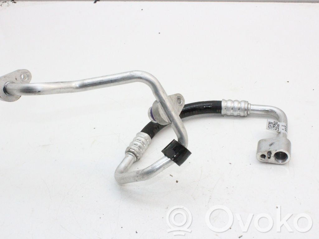 Ilmastointilaitteen putki (A/C)   9J1820729A